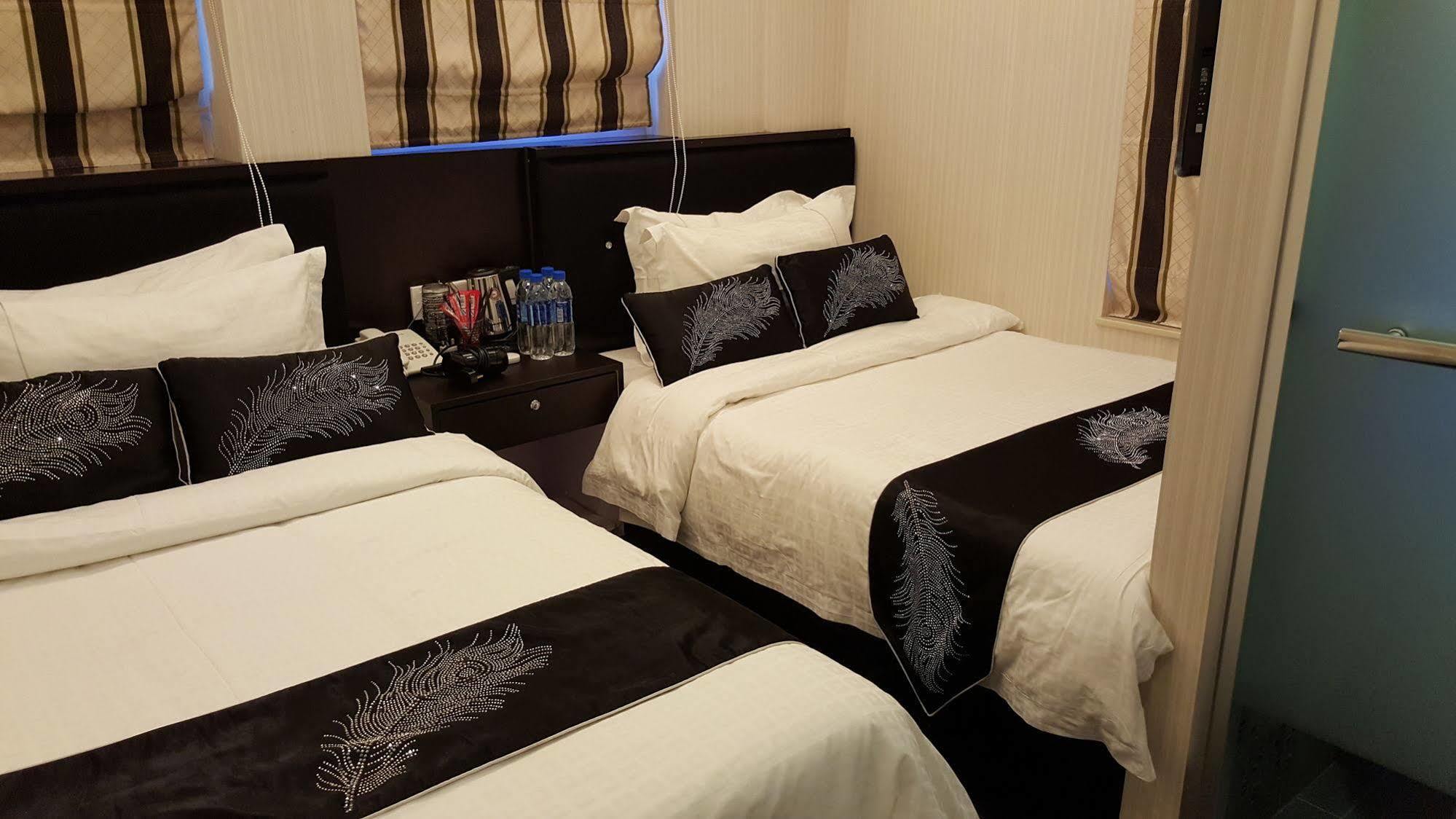 Seasons Hotel - Causeway Bay Hong Kong Esterno foto
