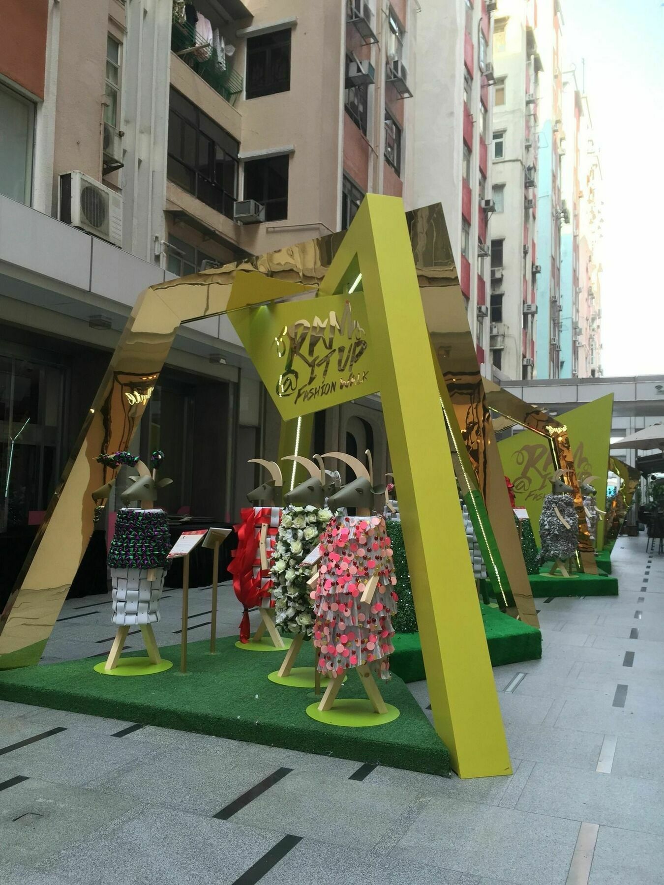 Seasons Hotel - Causeway Bay Hong Kong Esterno foto